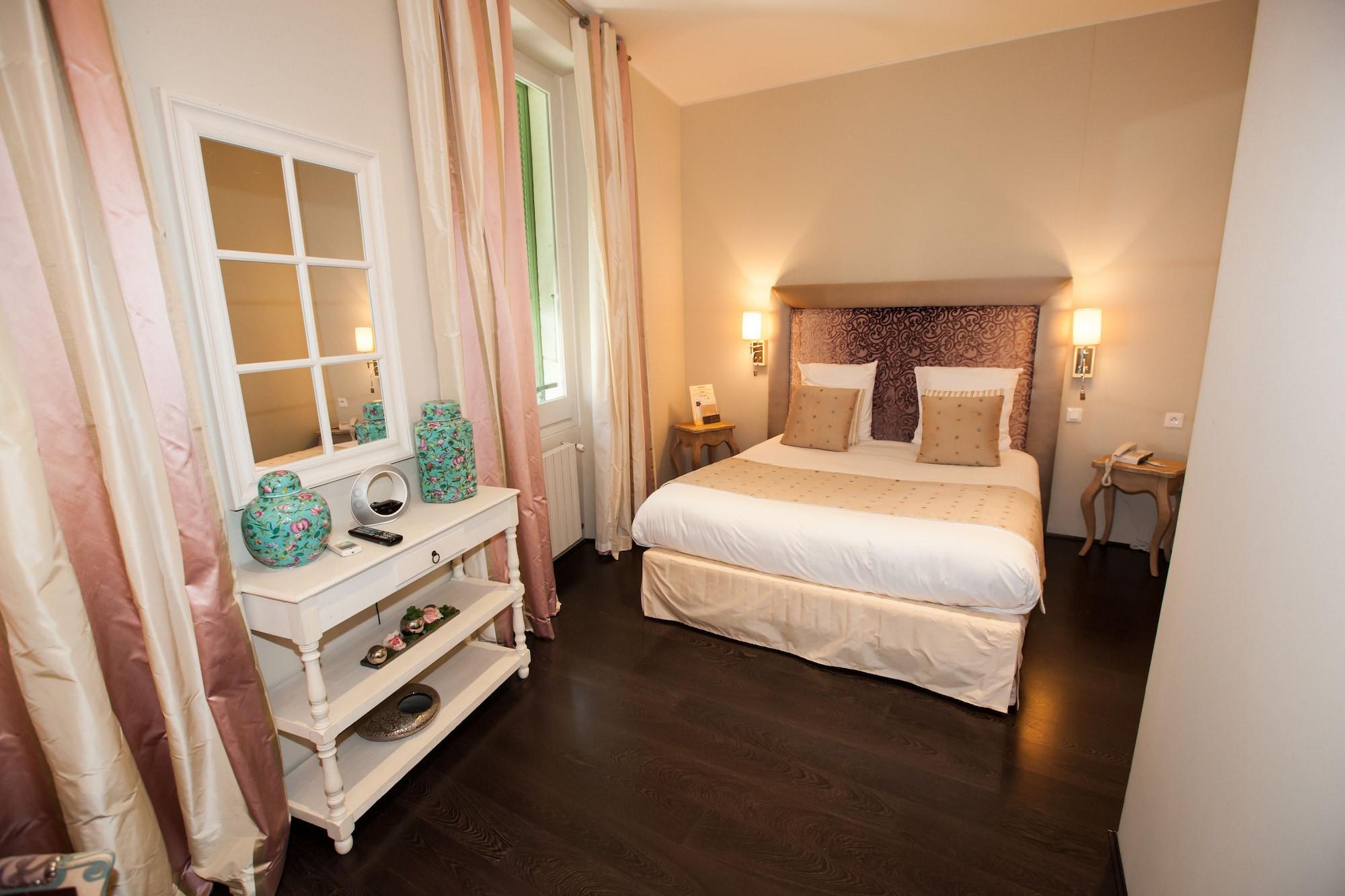 Paris Rome Hotel Menton Bagian luar foto