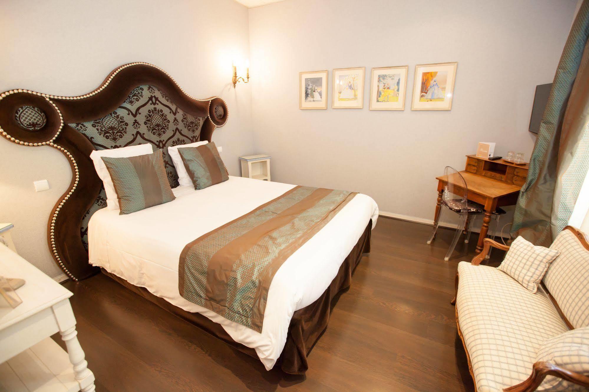 Paris Rome Hotel Menton Bagian luar foto