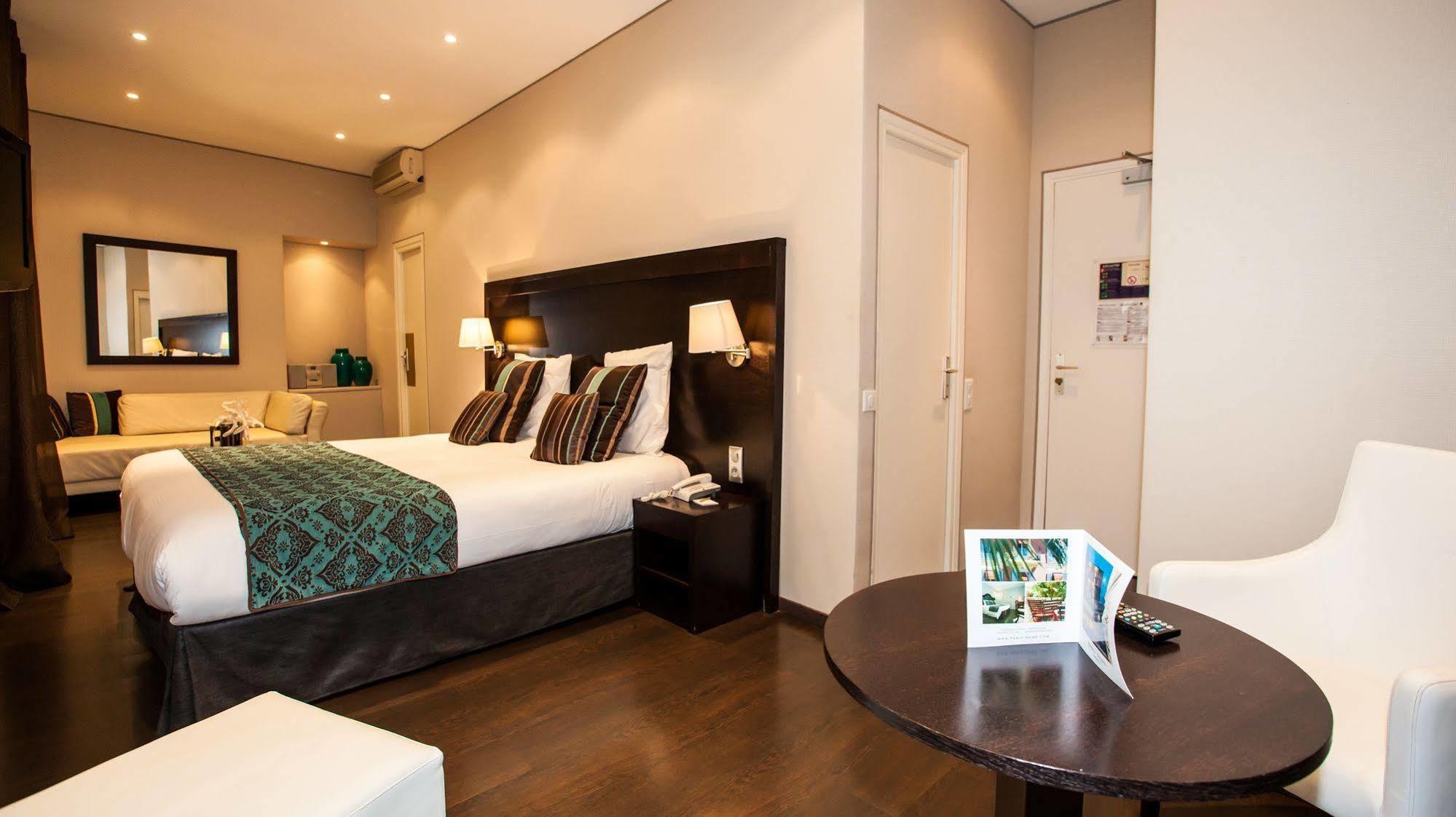 Paris Rome Hotel Menton Bagian luar foto