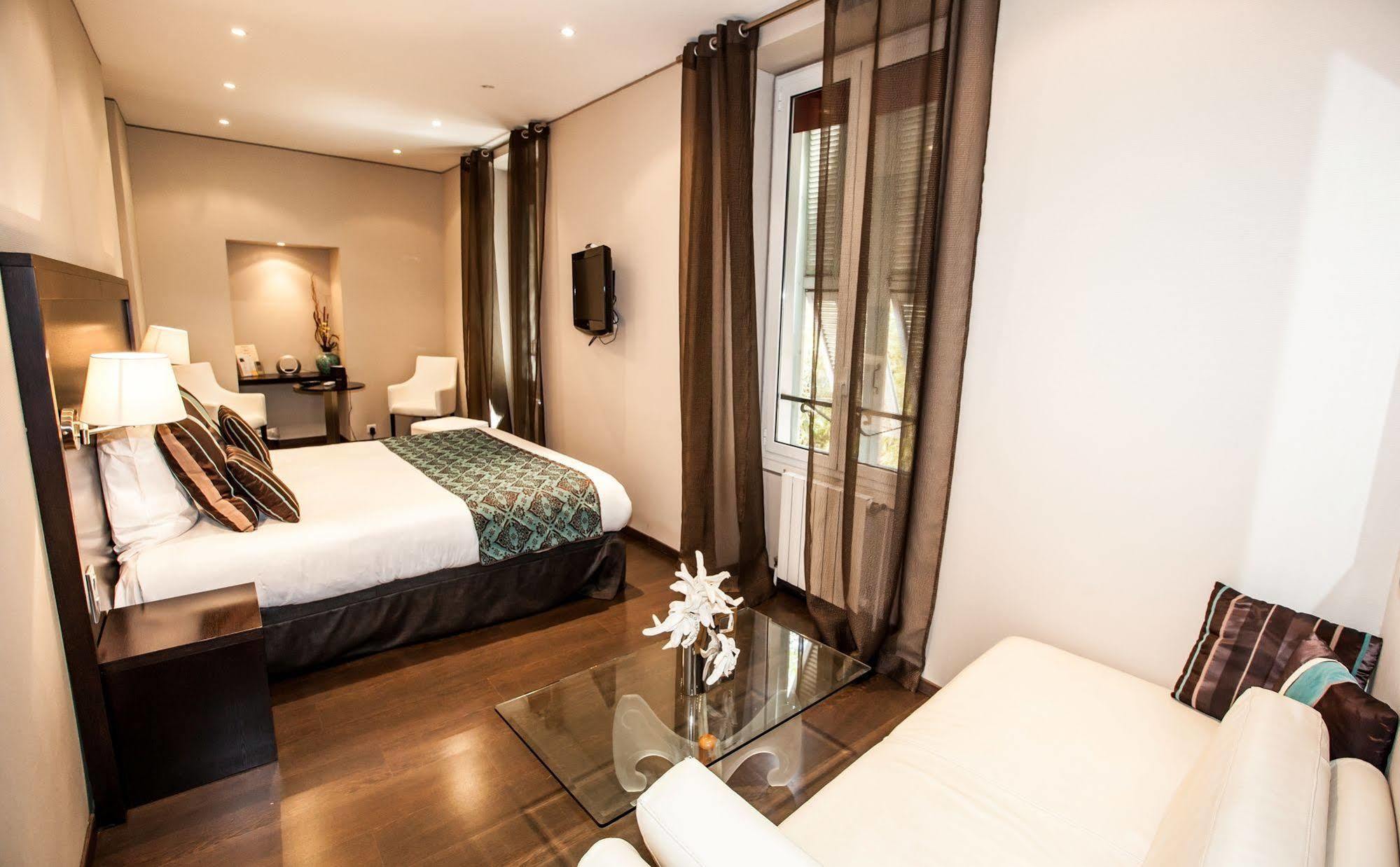 Paris Rome Hotel Menton Bagian luar foto